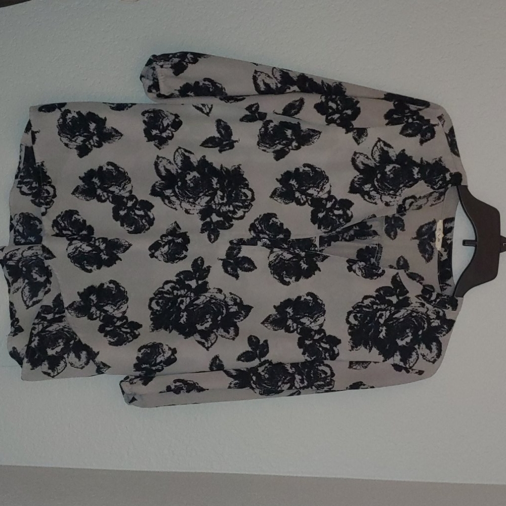 Maurices greyish purple flower blouse